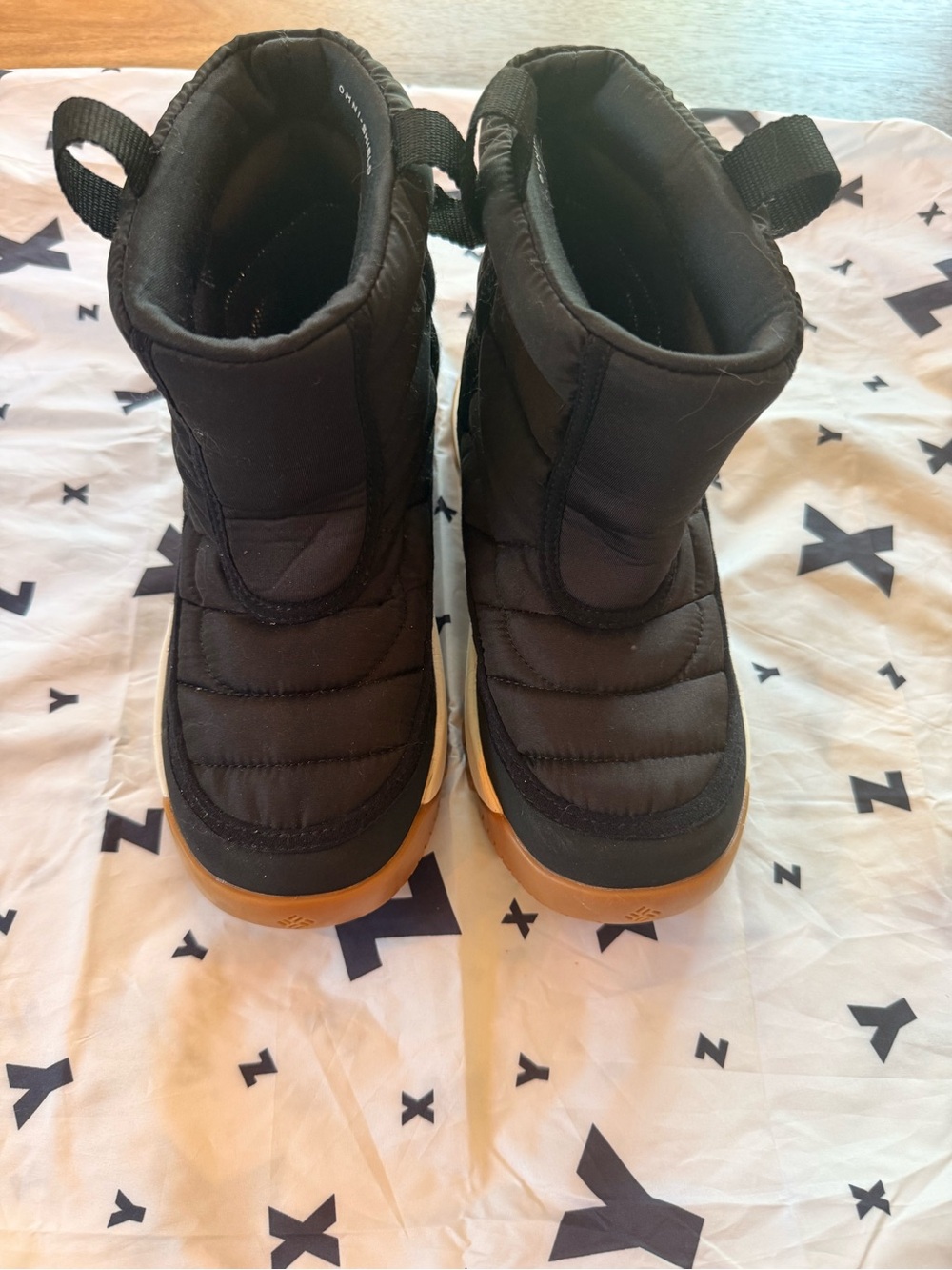 Columbia Black Womens Insulated Pull-On Boots with Gum Outsole - Picture 7 of 10